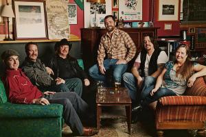 band-photo-with-filters